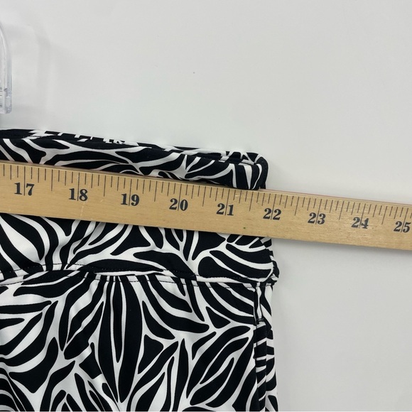 LANDS END plus size 3X skirt swim bottom black white floral print pull on - Picture 4 of 7